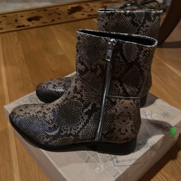 FREE PEOPLE women’s Luna Natural Snakeskin Print Leather Ankle Boots Size 38 - Picture 8 of 16